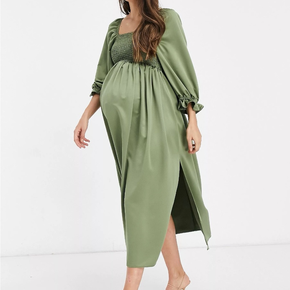 Beautiful green maternity midi dress 💚💚